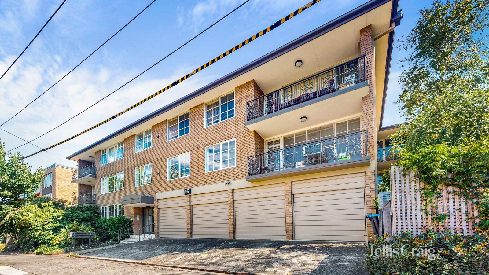 4/16 Tintern Avenue, Toorak image 7