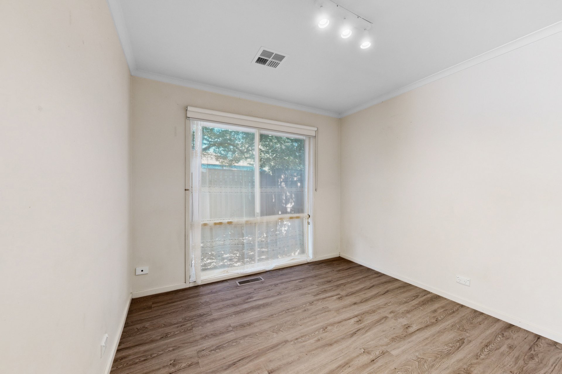 4/16 Wembley Grove, Mckinnon image 6