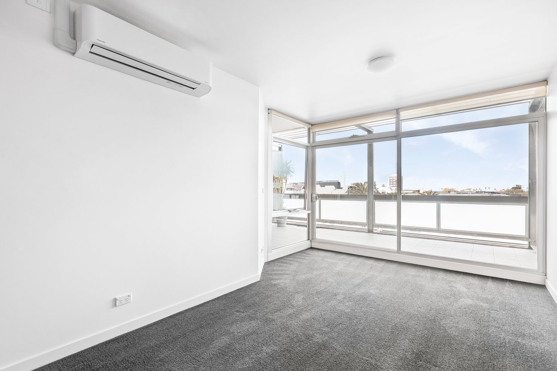 Property Gallery Thumbnail 4