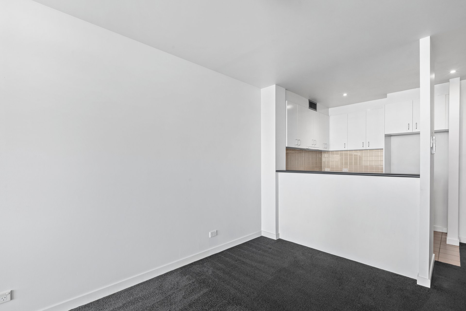 Property Gallery Thumbnail 3