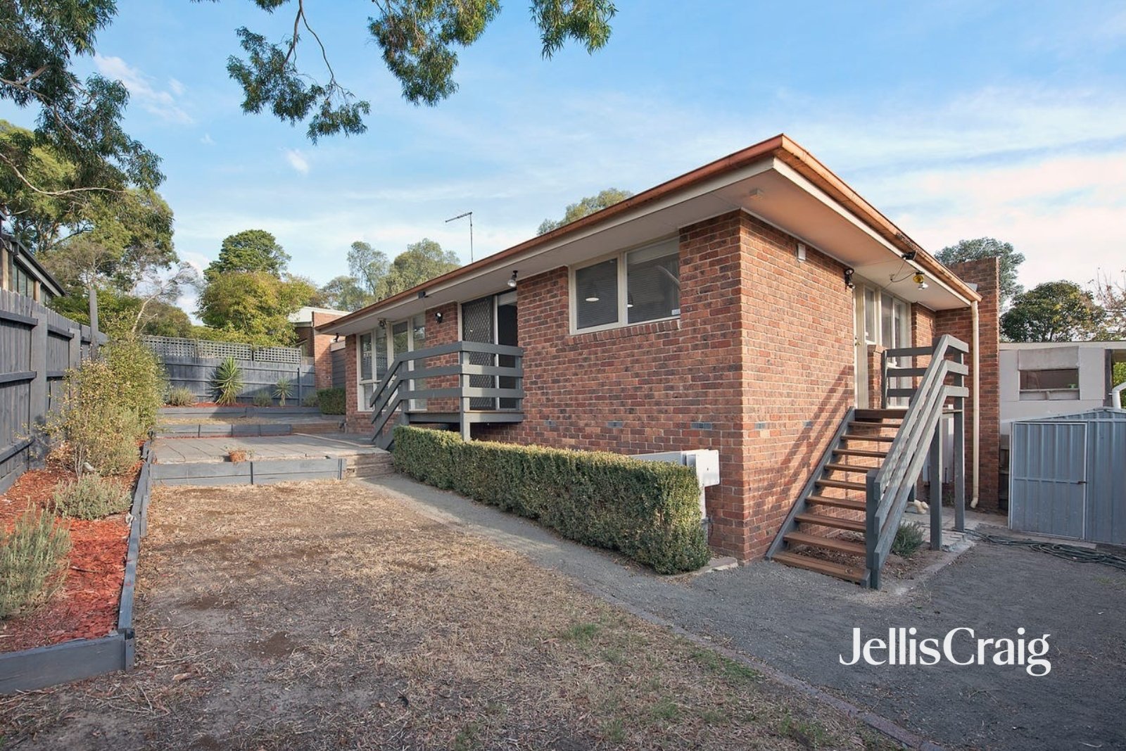 4/17 Batman Road, Eltham image 2