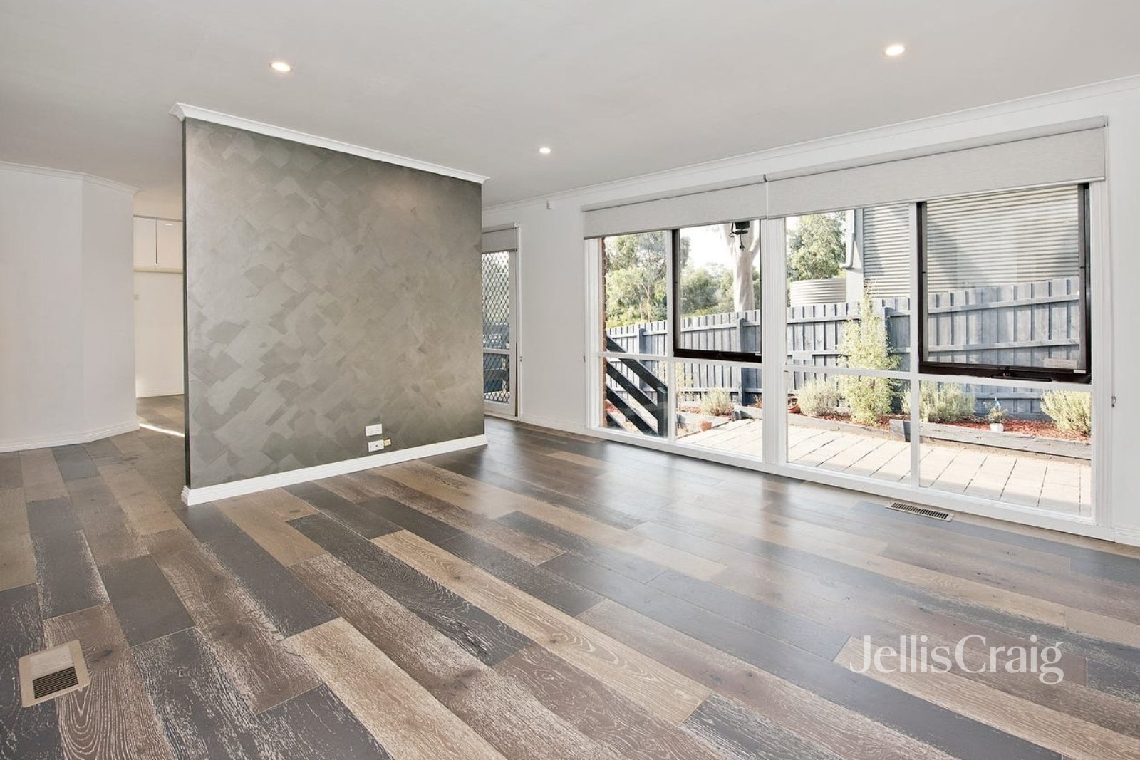 4/17 Batman Road, Eltham image 4