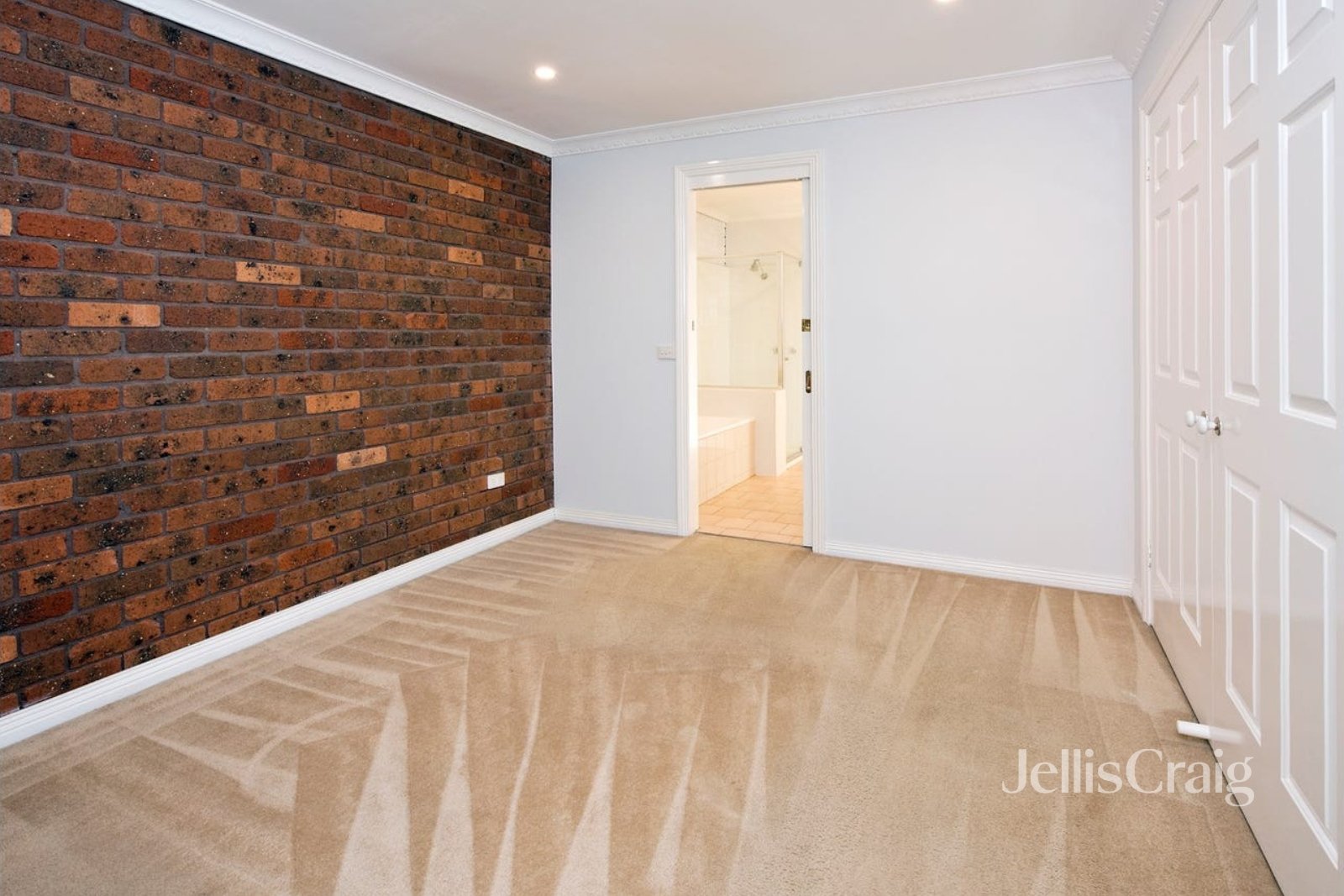 4/17 Batman Road, Eltham image 7