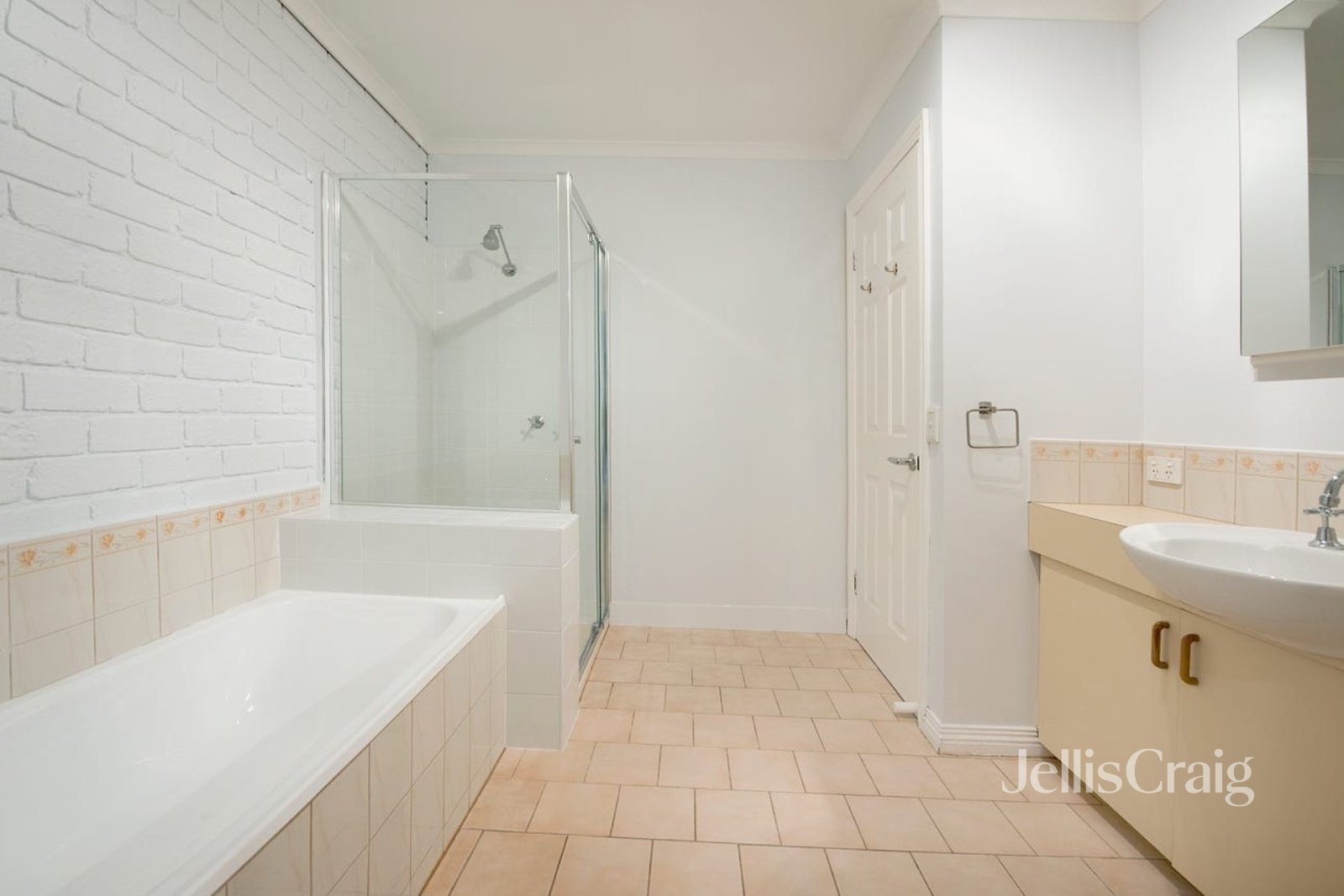 4/17 Batman Road, Eltham image 8