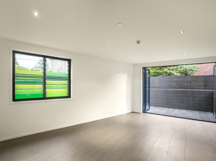 Property Gallery Thumbnail 3