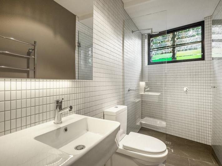 Property Gallery Thumbnail 5