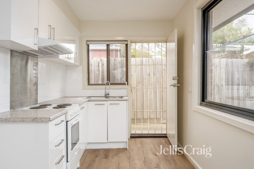 4/17 Howson Street, Brunswick West image 2