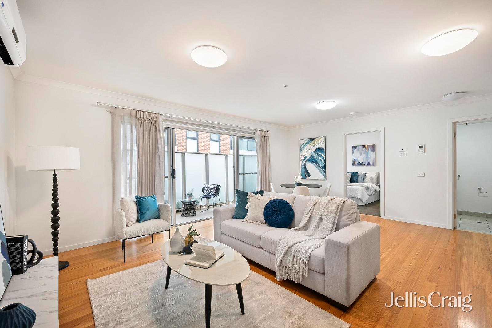 4/17 Landale Avenue, Croydon image 2