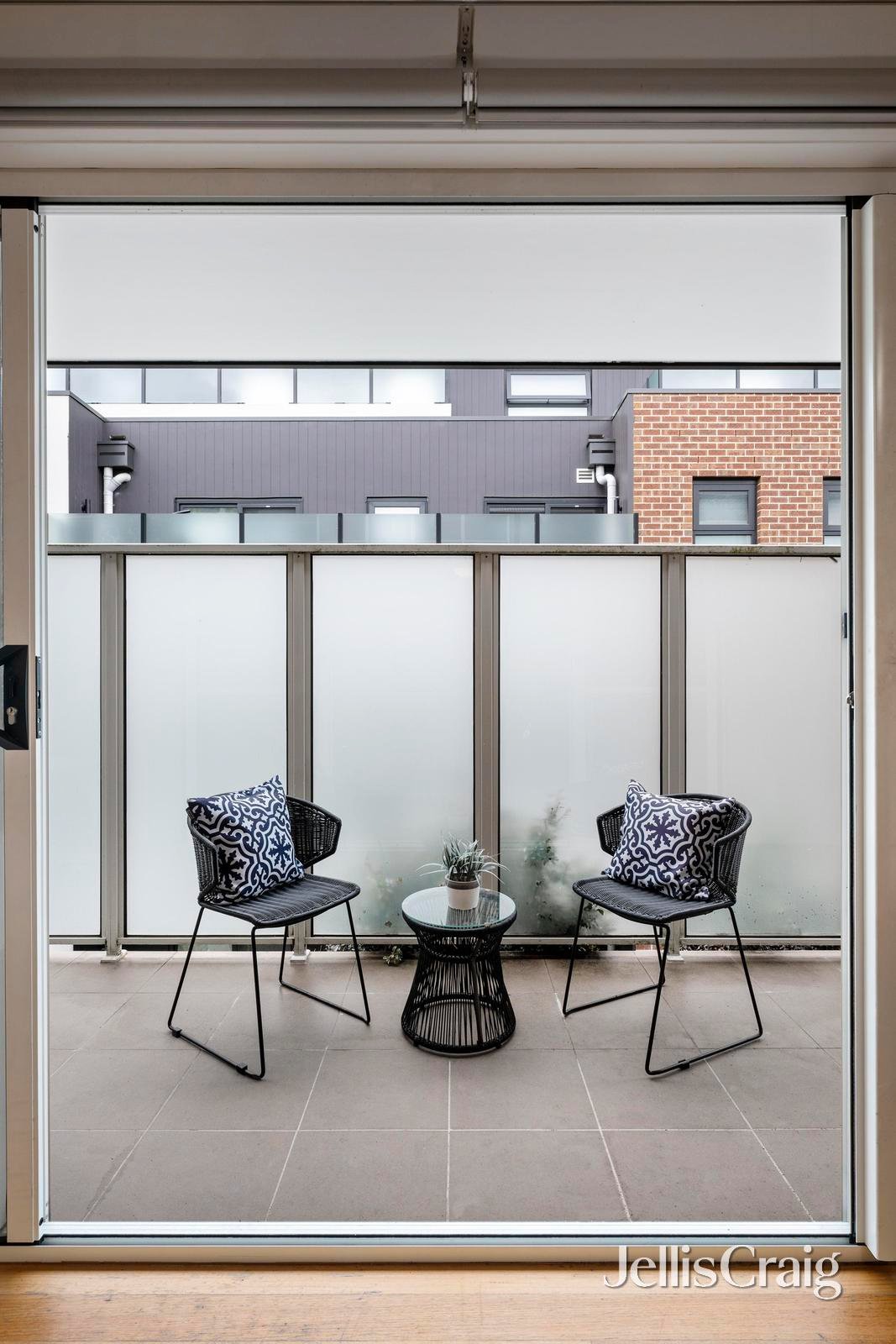 4/17 Landale Avenue, Croydon image 6