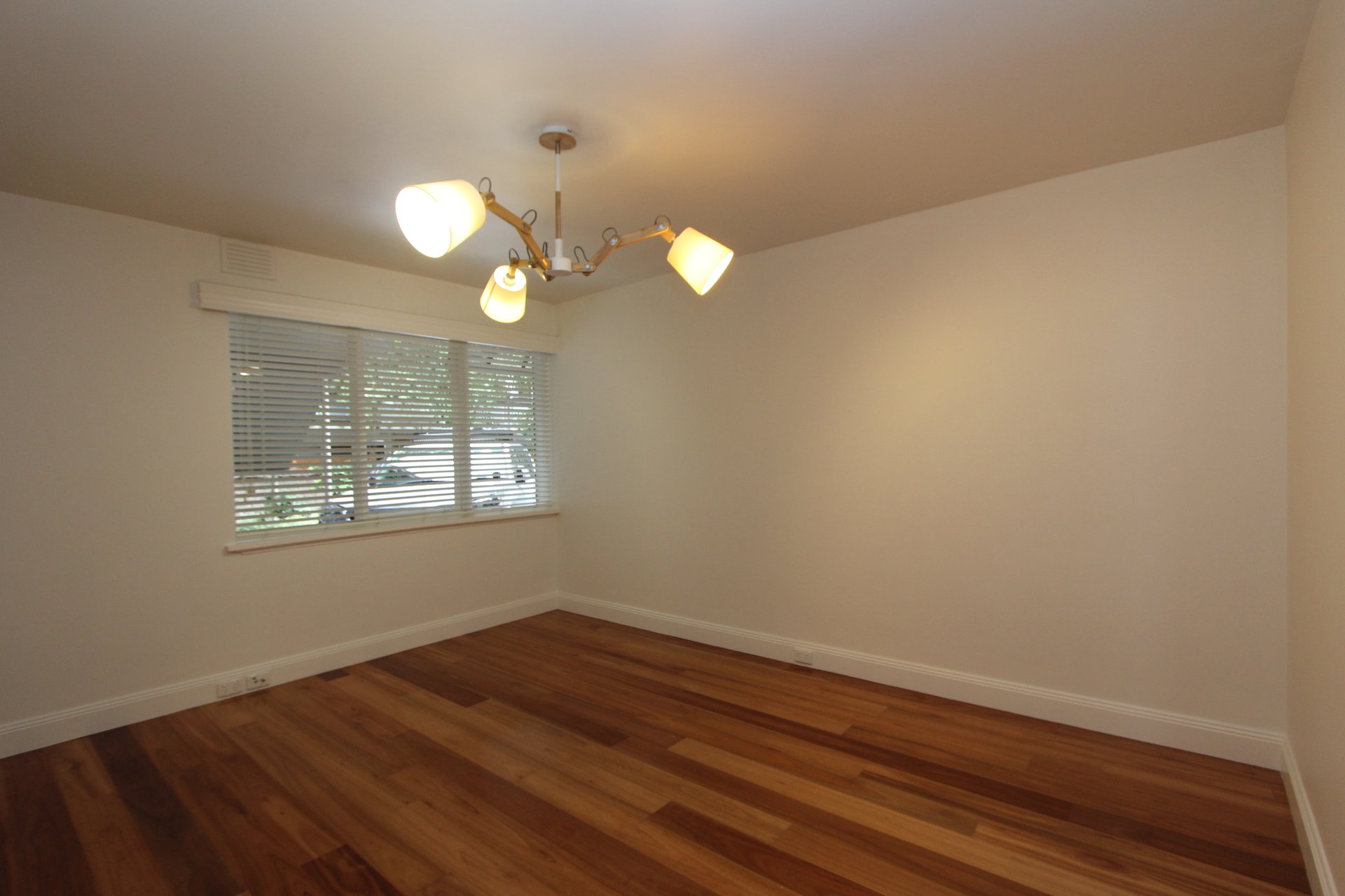 Property Gallery Thumbnail 4