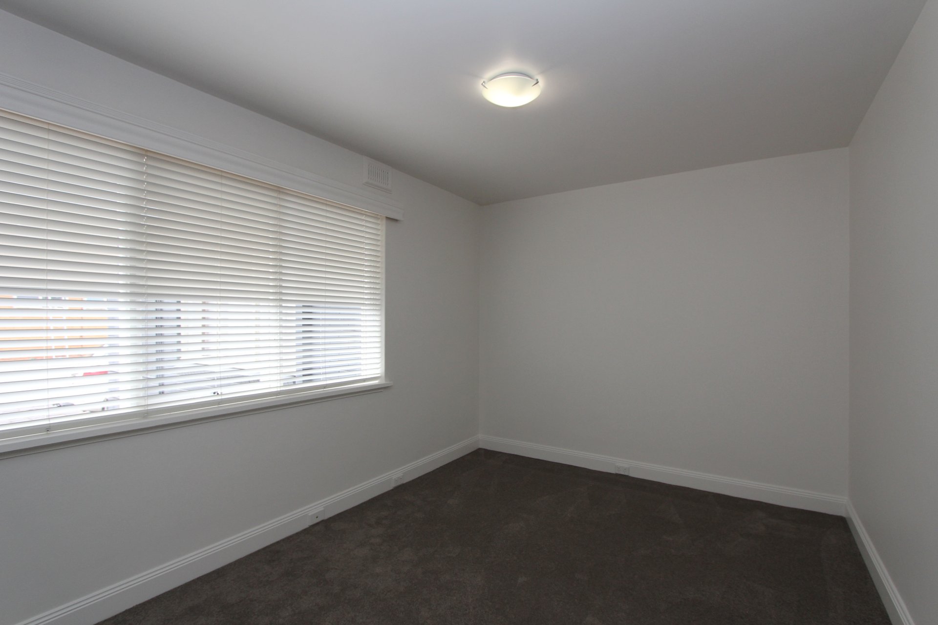 Property Gallery Thumbnail 7