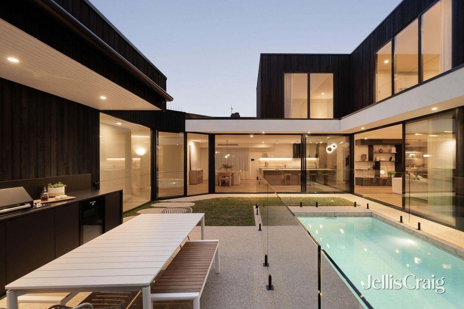 418 Clarke Street, Northcote image 4