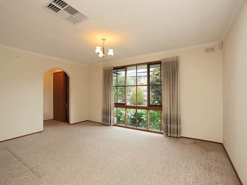 4/18 Illoura Avenue, Ringwood East image 3