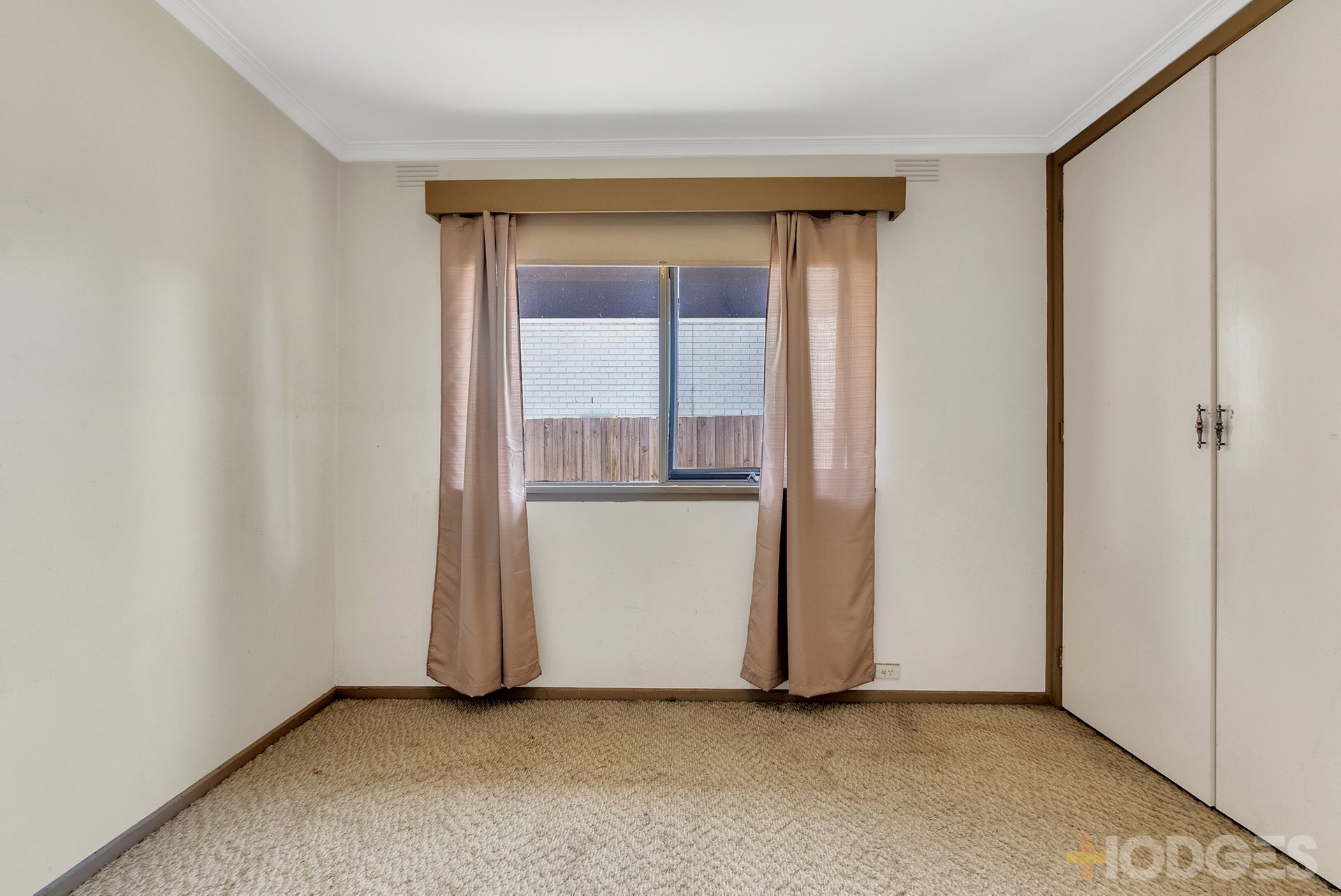 4 / 18 Jack Road Cheltenham