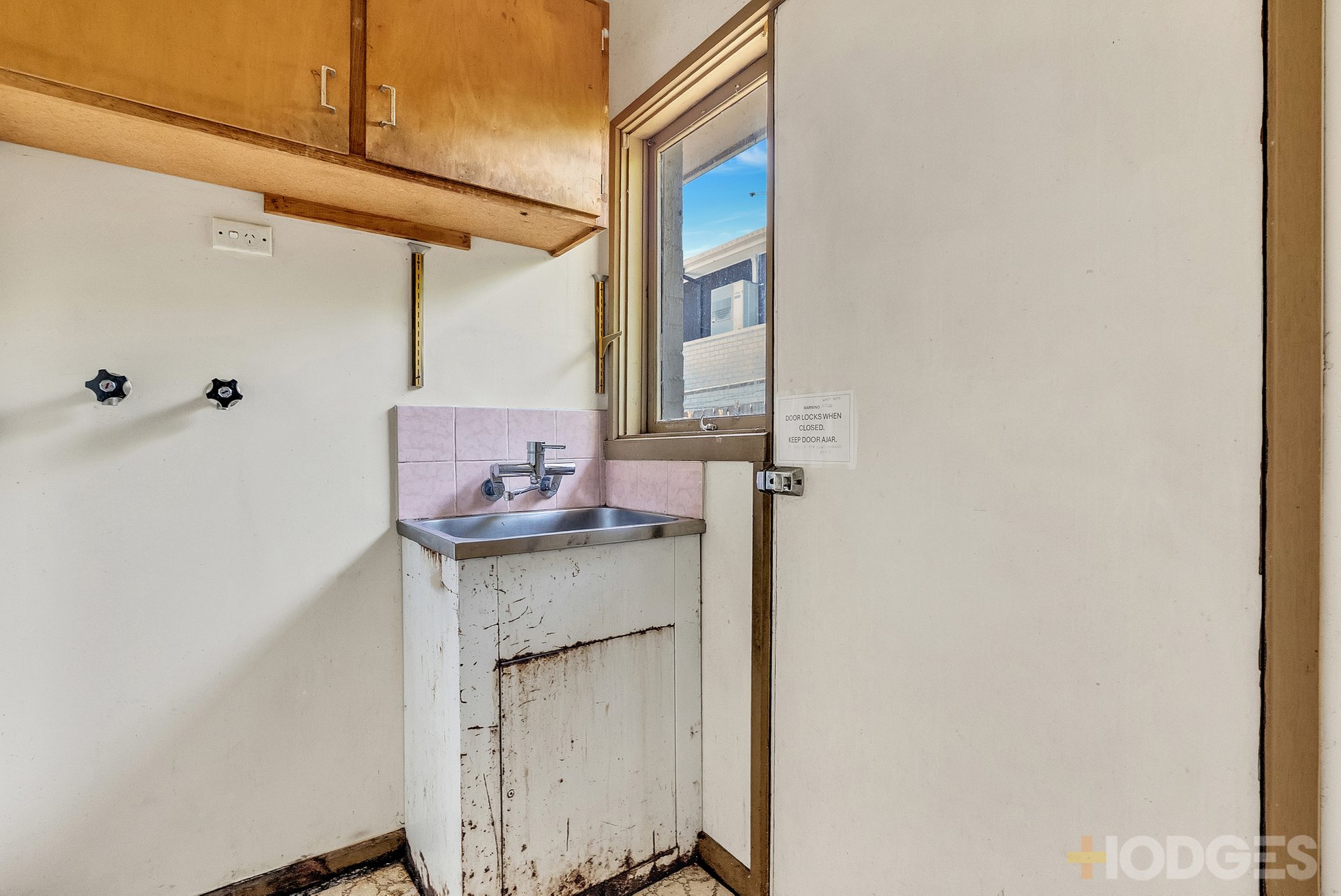 4 / 18 Jack Road Cheltenham