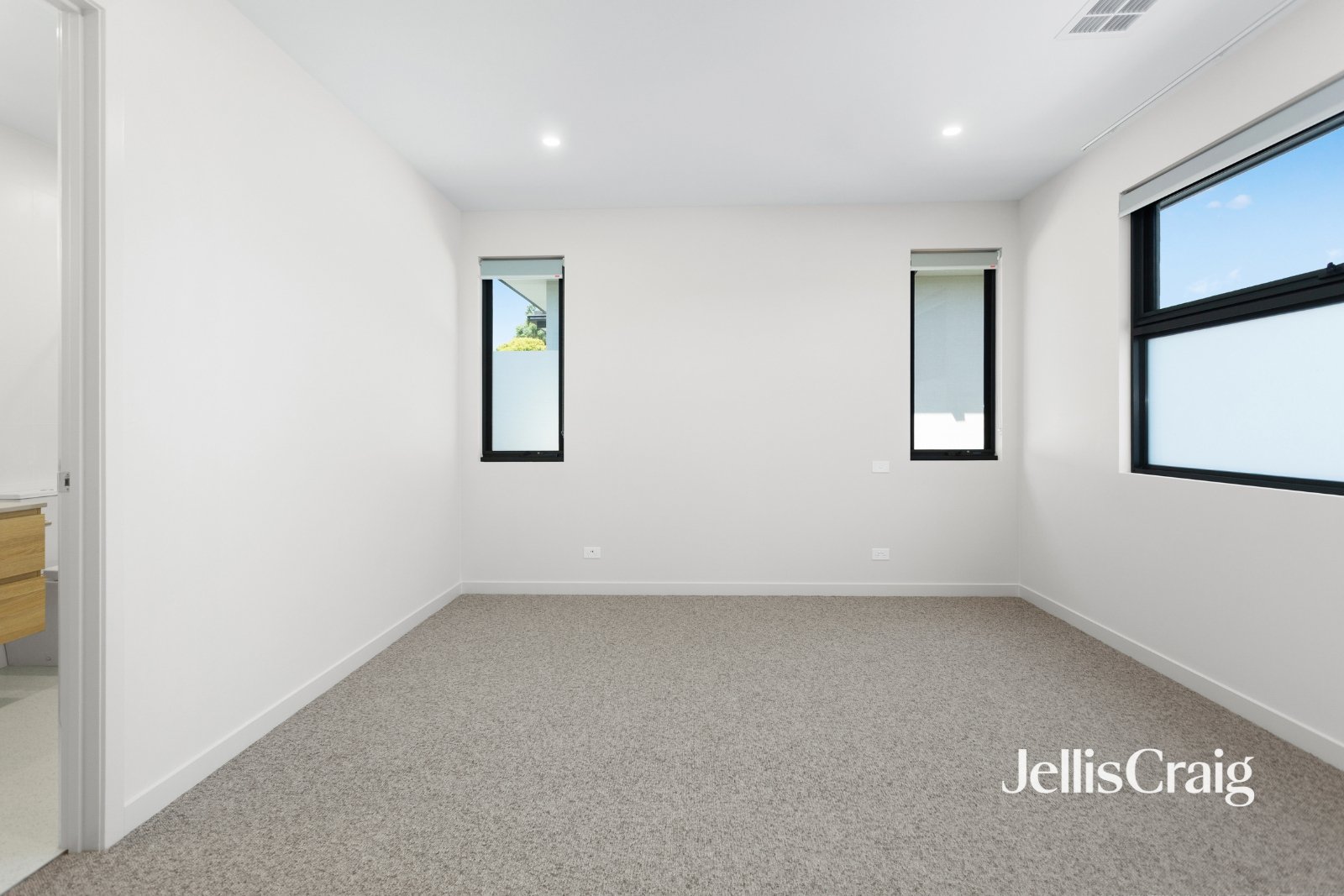 4/18 Leon Avenue, Rosanna image 4