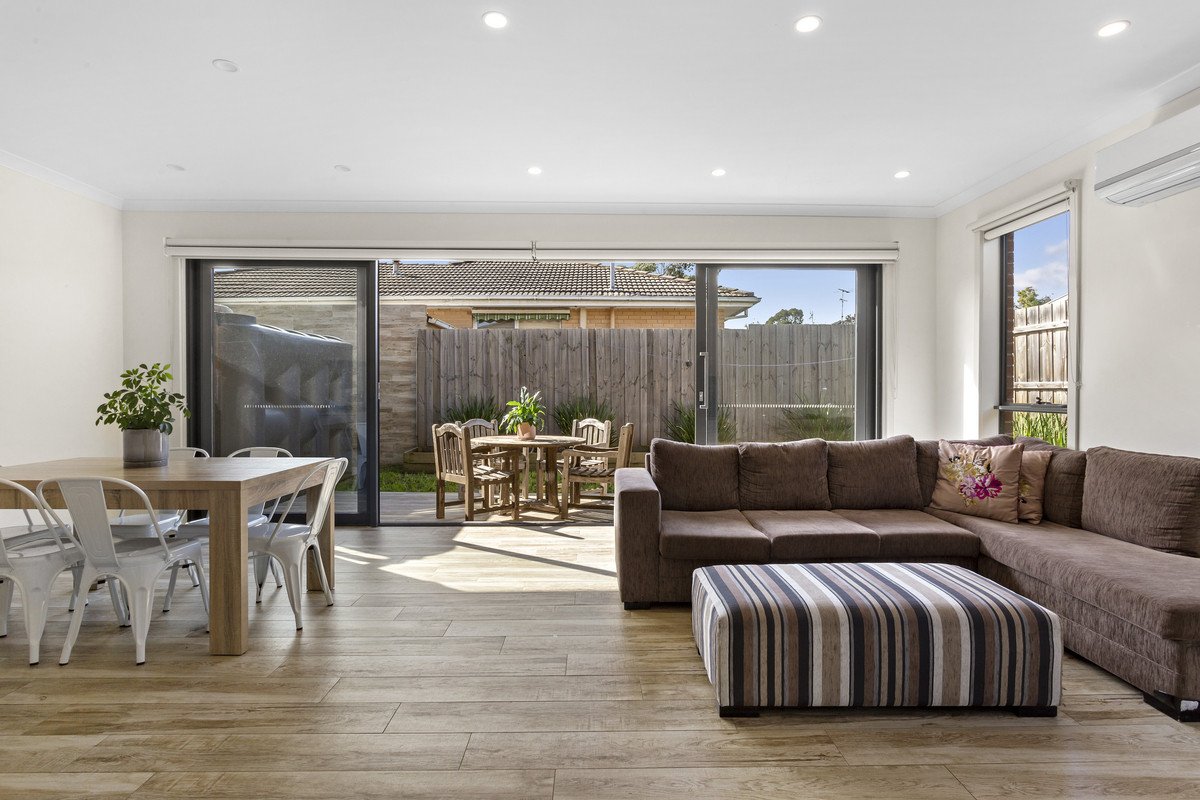4/18 Lorne Parade, Mont Albert image 1