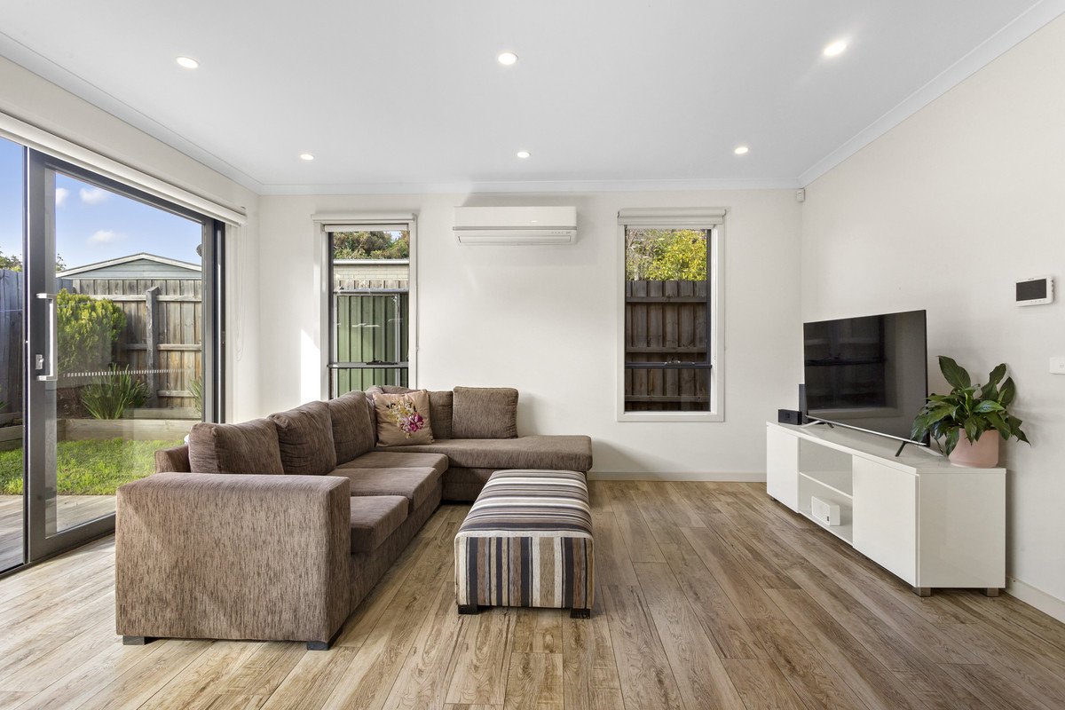 4/18 Lorne Parade, Mont Albert image 3