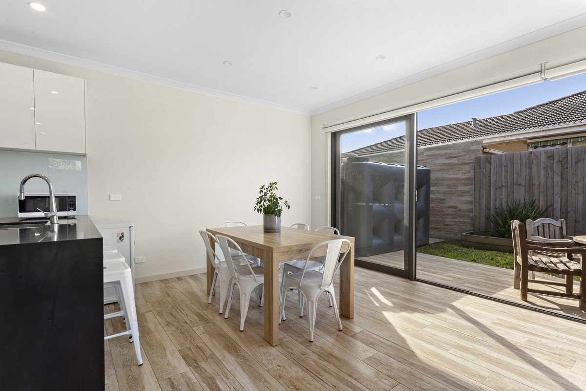 4/18 Lorne Parade, Mont Albert image 5