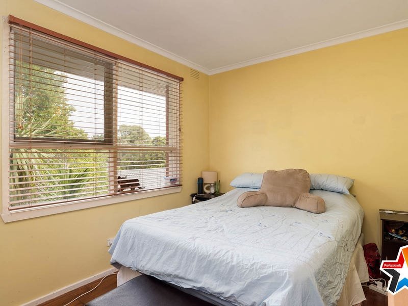 4/18 Newman Road, Mooroolbark image 5