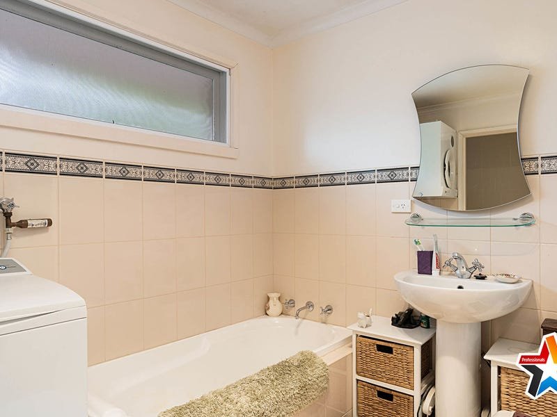 4/18 Newman Road, Mooroolbark image 6