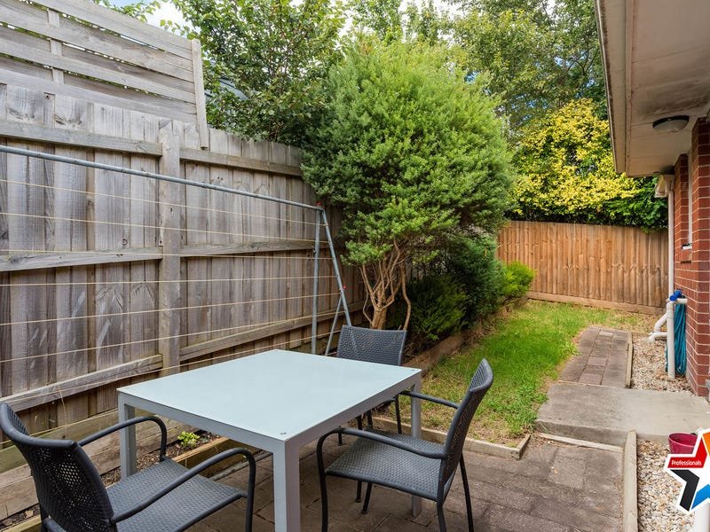 4/18 Newman Road, Mooroolbark image 7