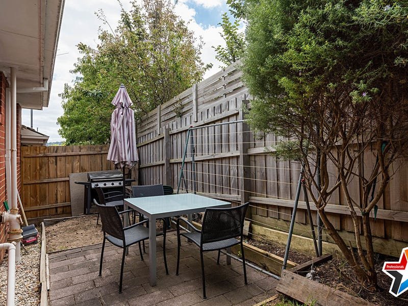 4/18 Newman Road, Mooroolbark image 8