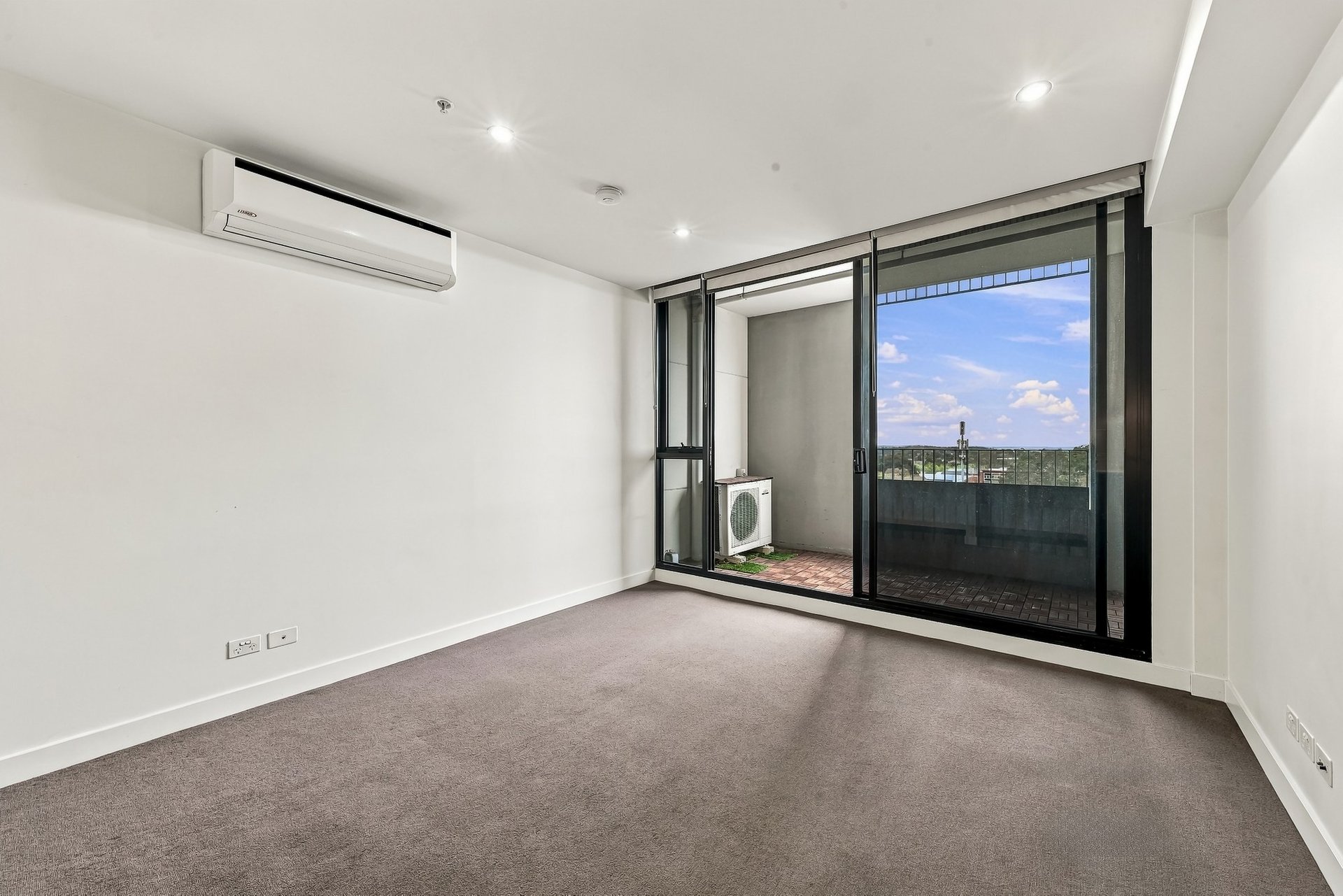 418B/1 Colombo Street, Mitcham image 2