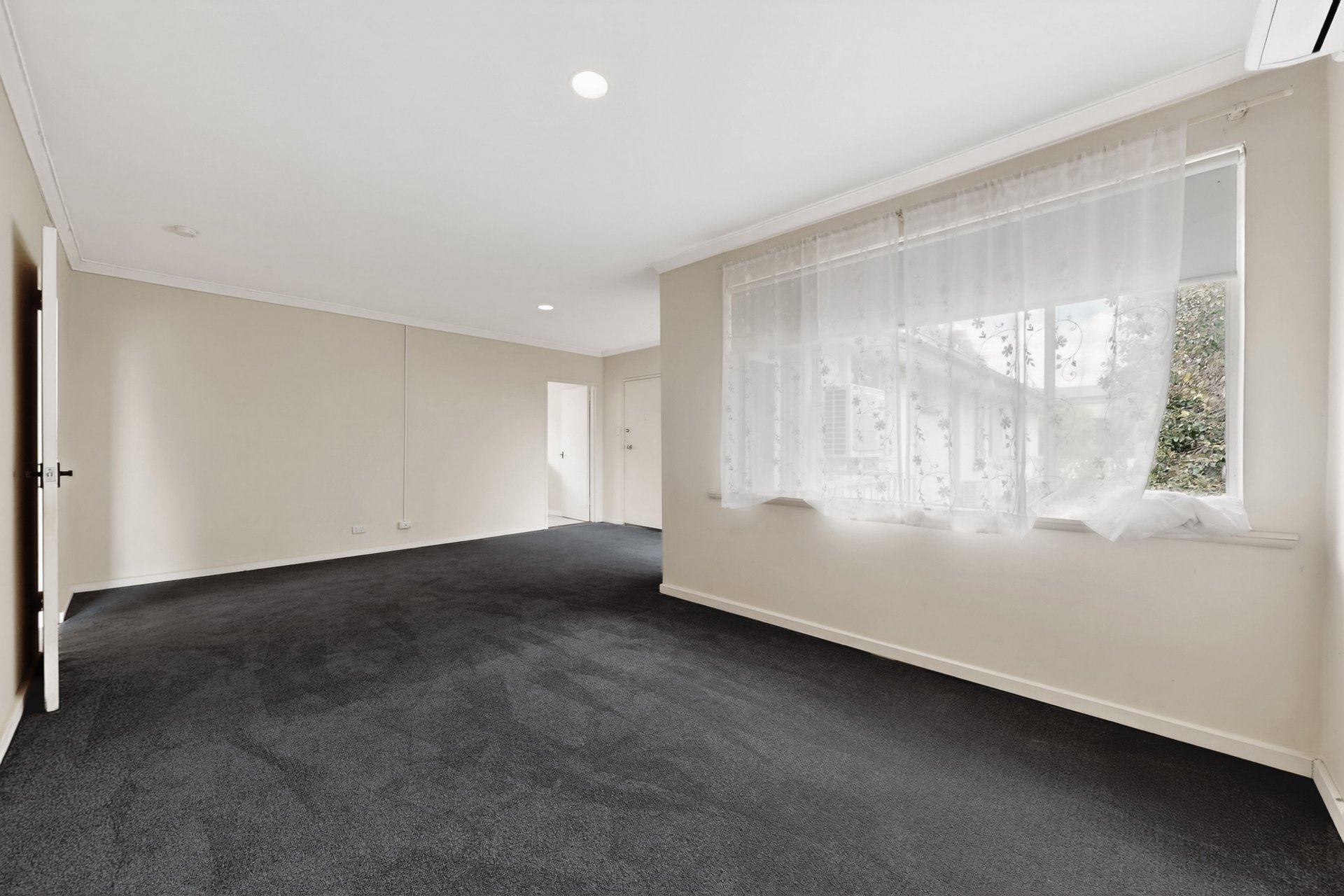 4/19 Firth Street, Doncaster image 2