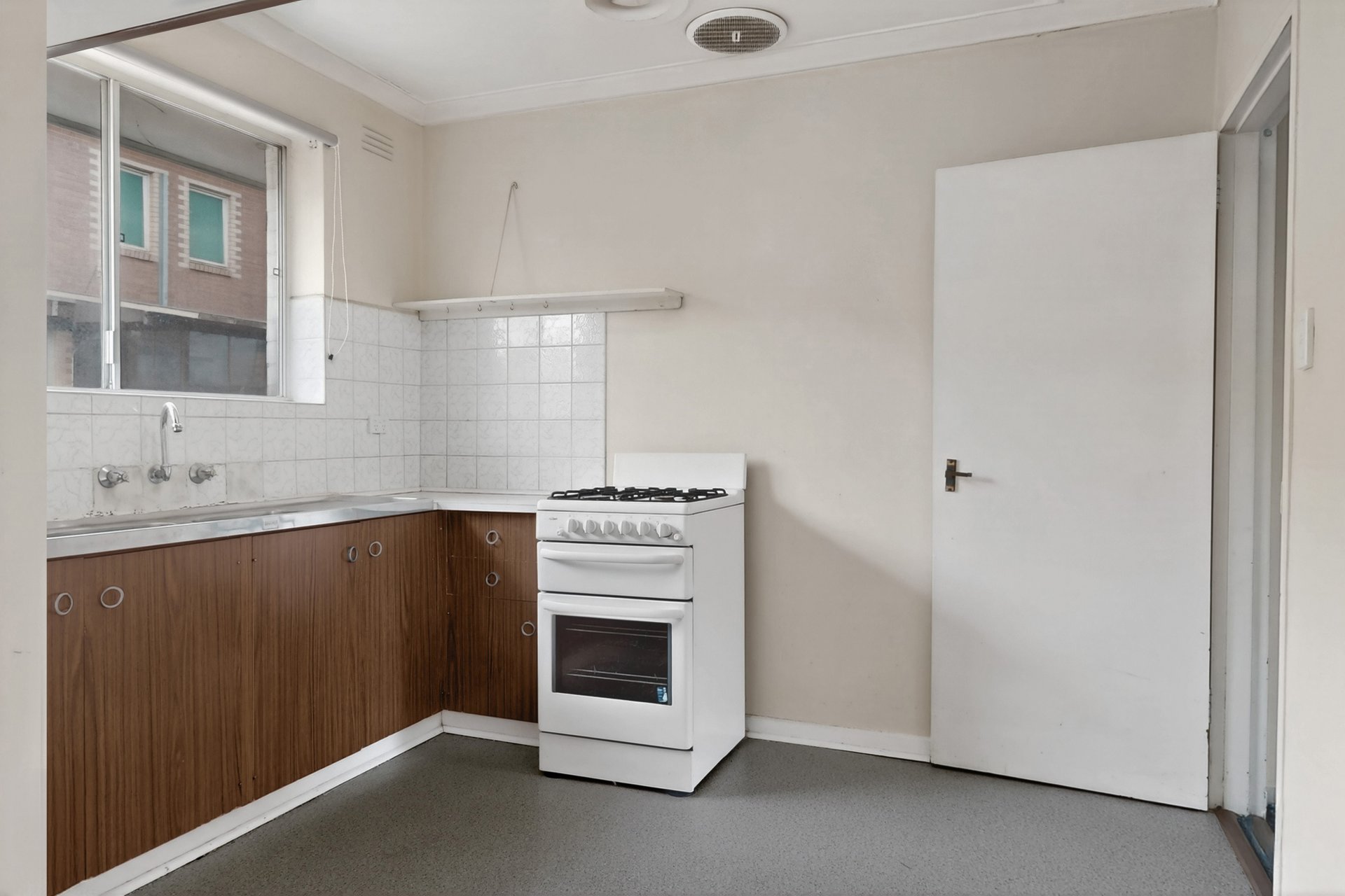 4/19 Firth Street, Doncaster image 6