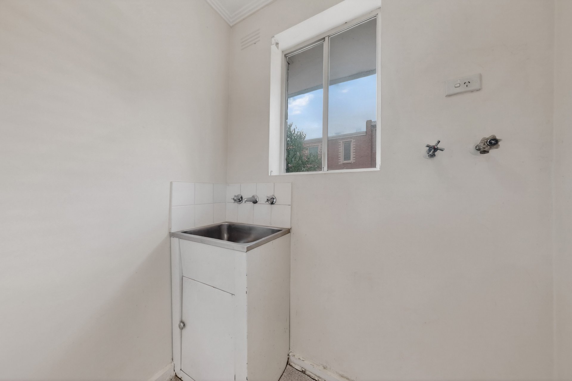 4/19 Firth Street, Doncaster image 13