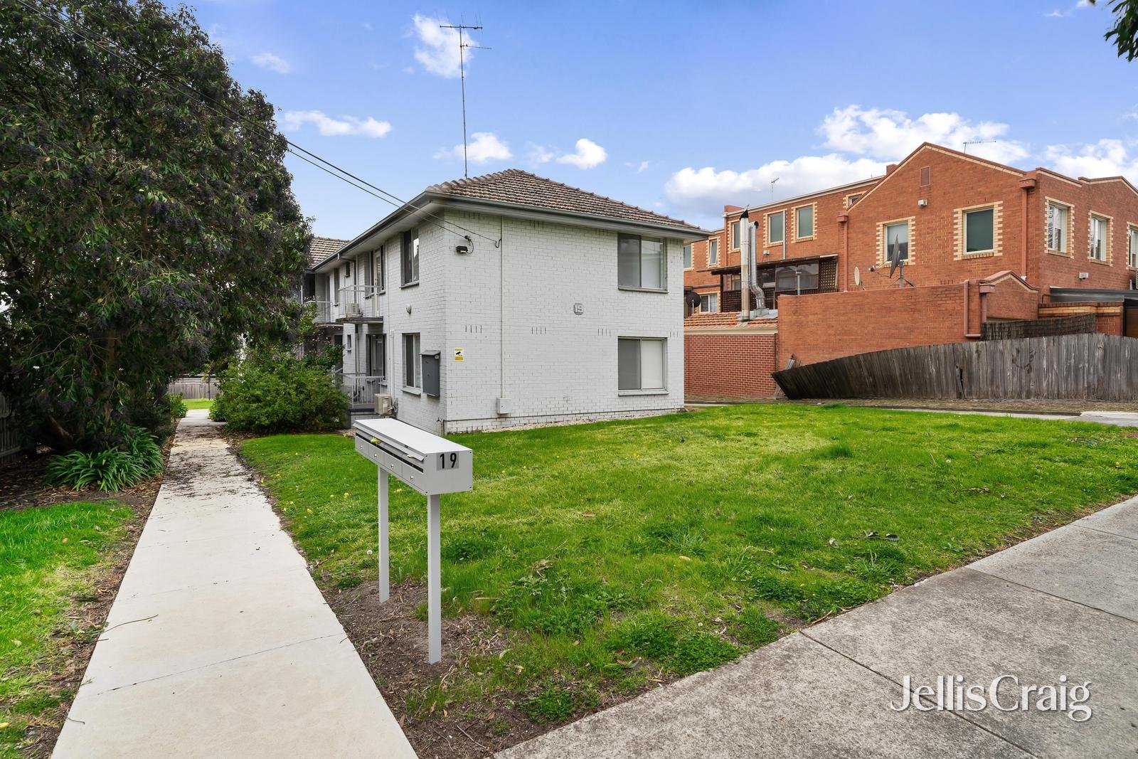 4/19 Firth Street, Doncaster image 1