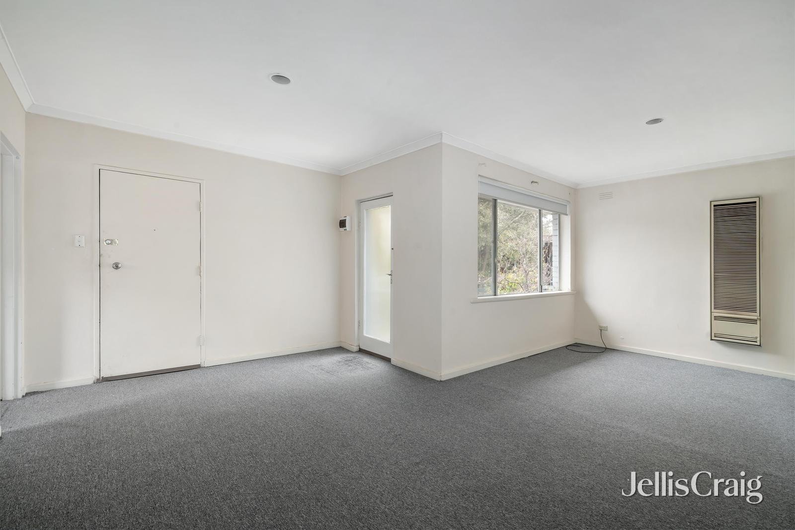 4/19 Firth Street, Doncaster image 2