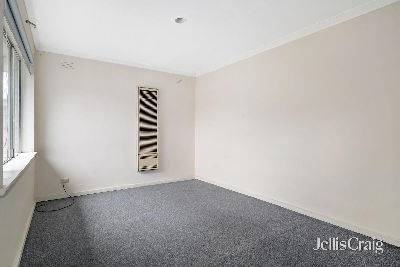 4/19 Firth Street, Doncaster image 3
