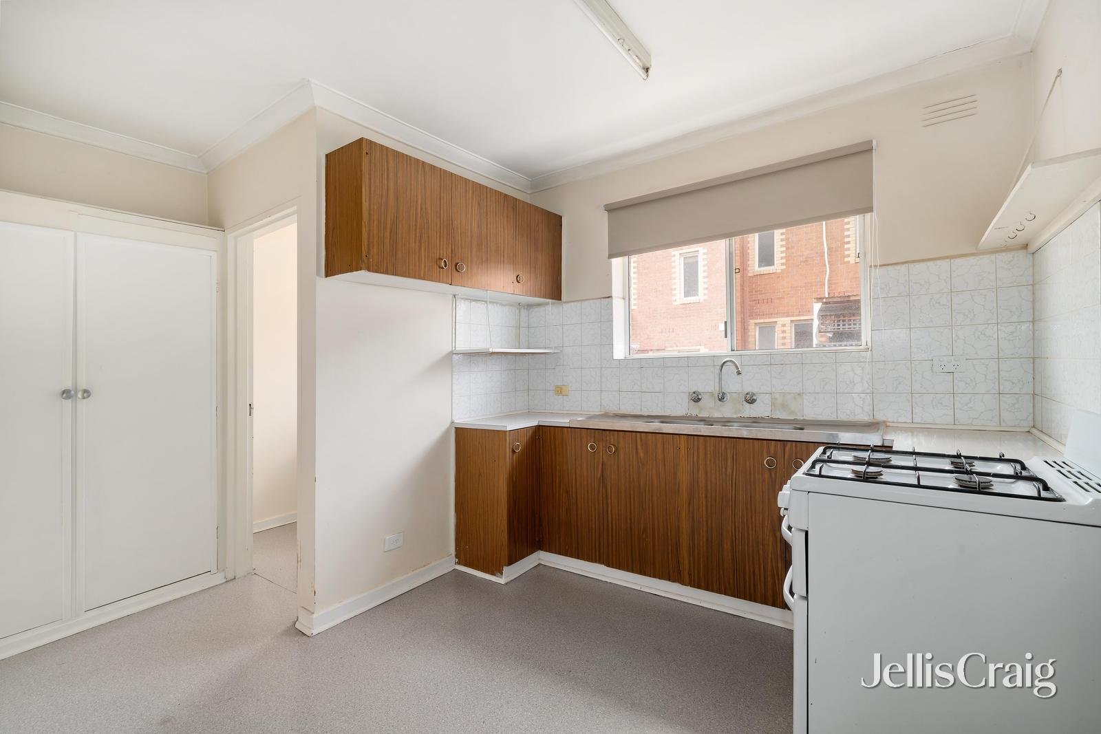 4/19 Firth Street, Doncaster image 5