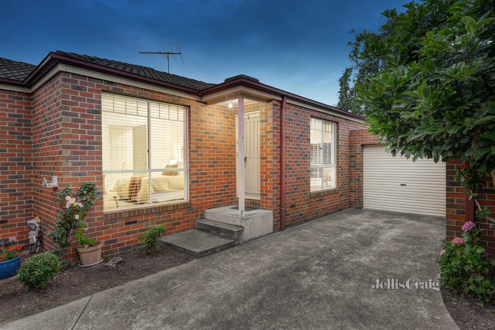 4/19 Luscombe Court, Kilsyth image 1