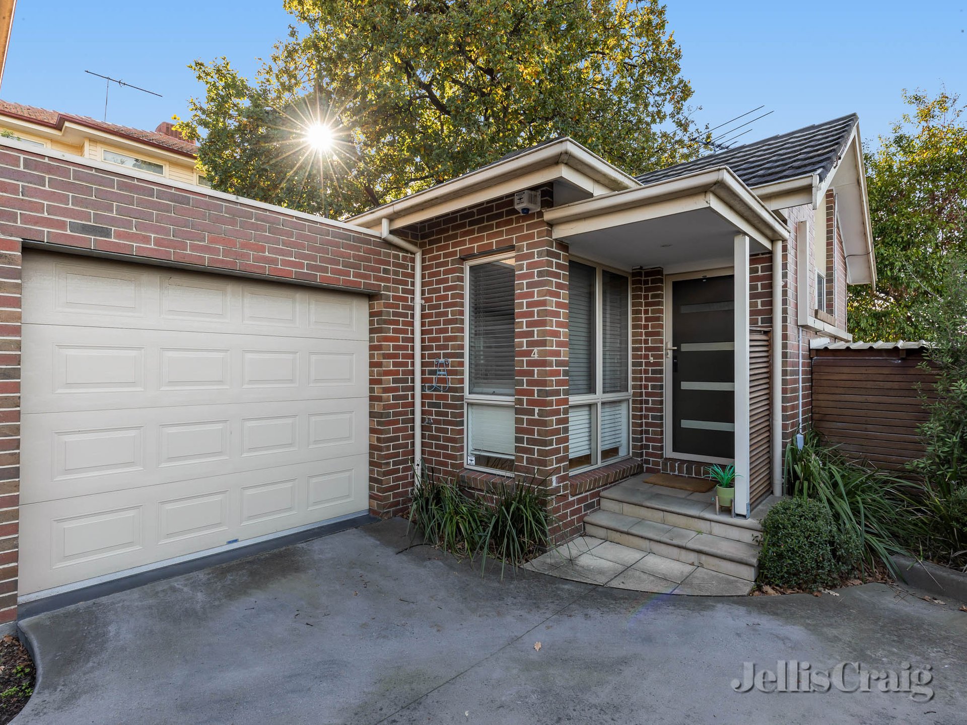 4/190 Hawdon Street, Heidelberg image 1