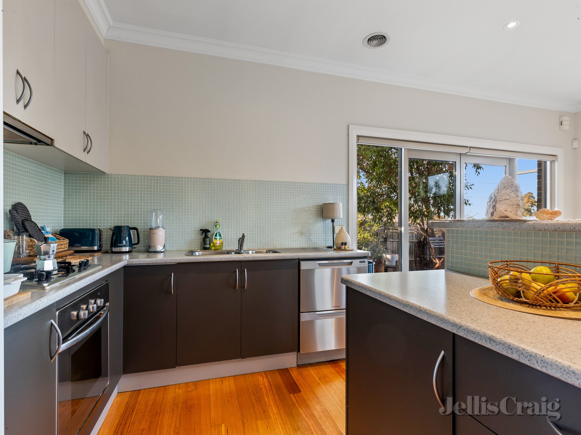 4/190 Hawdon Street, Heidelberg image 2