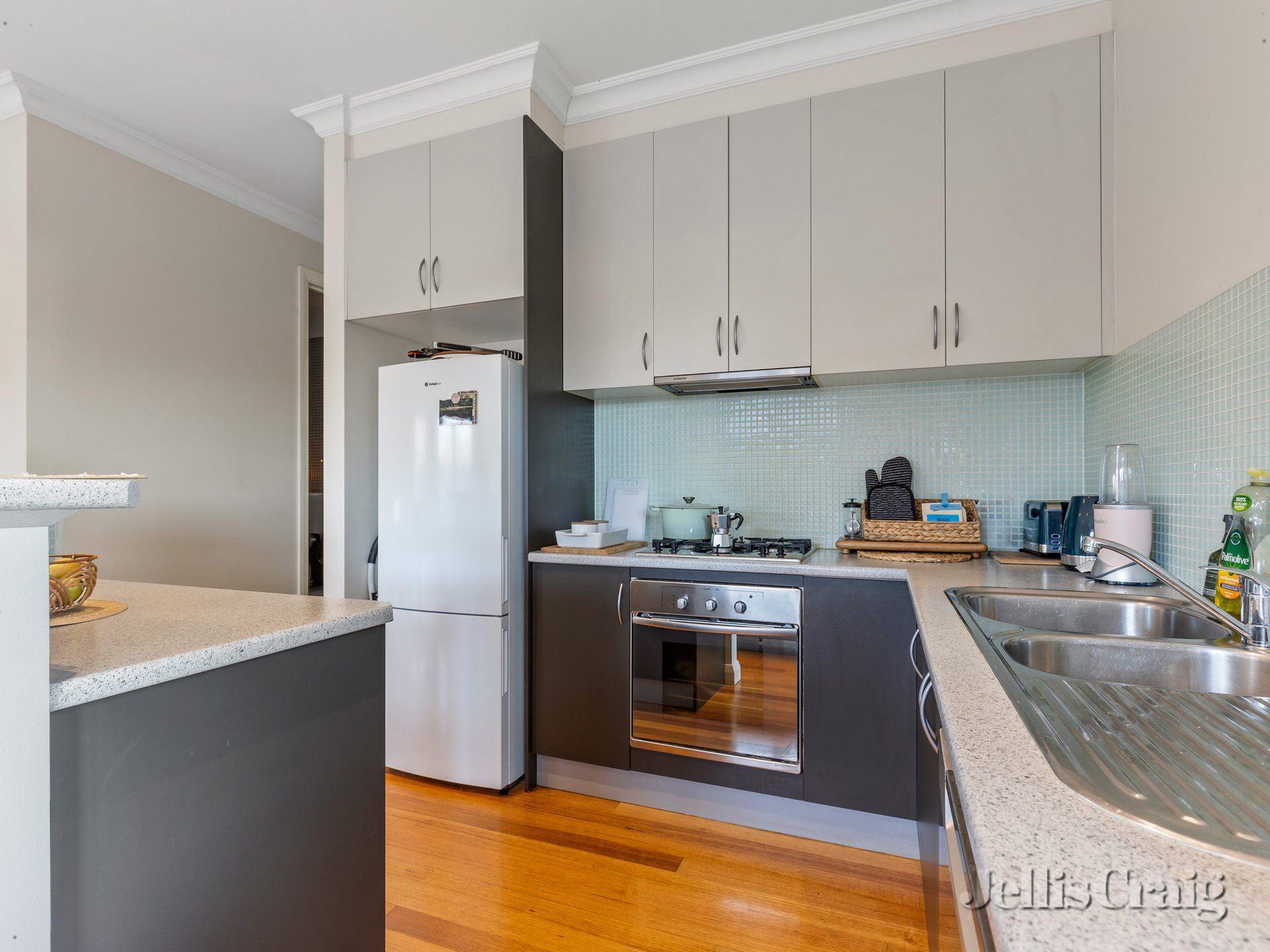 4/190 Hawdon Street, Heidelberg image 3