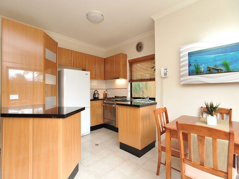 4 / 194 Hyde Street YARRAVILLE