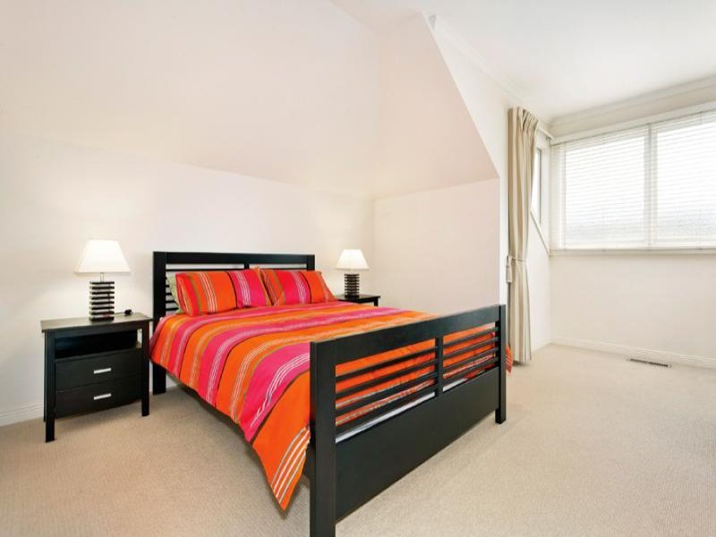 4/1a Pembroke Street, Surrey Hills image 6