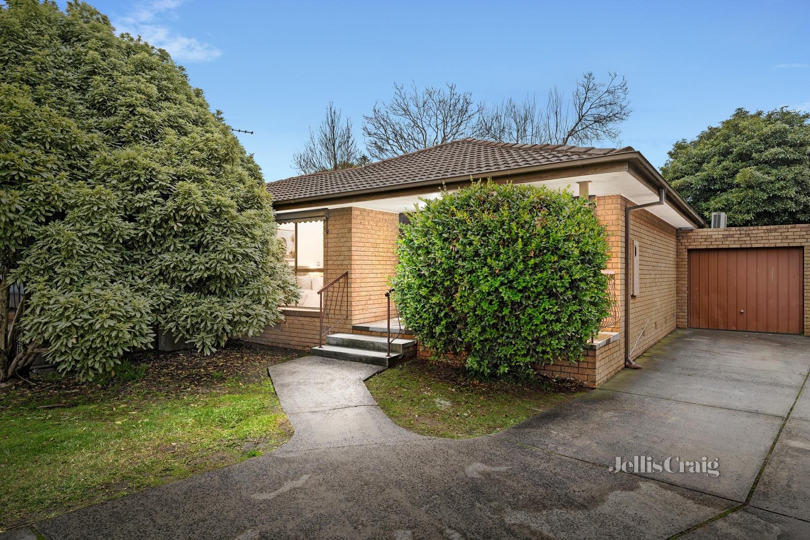 4/2-4 Eastfield Road, Ringwood East image 1