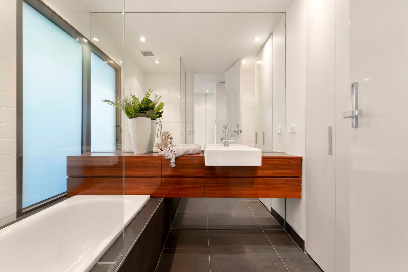 Property Gallery Thumbnail 7
