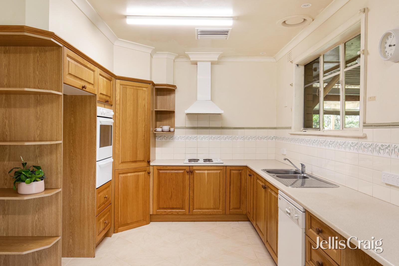 42 Alma Street, Lower Plenty image 5