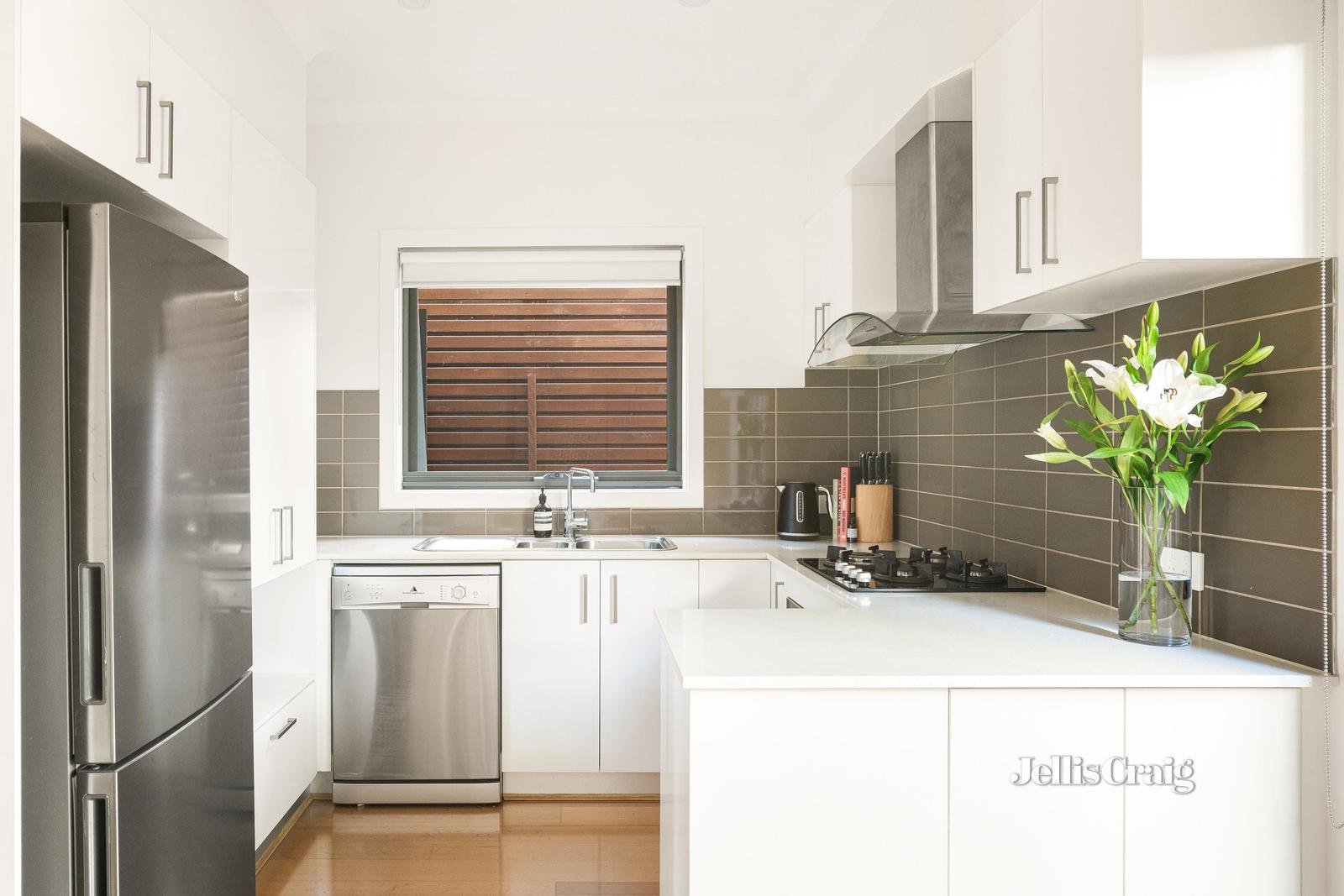 4/2 Amron Street, Chelsea Heights image 3