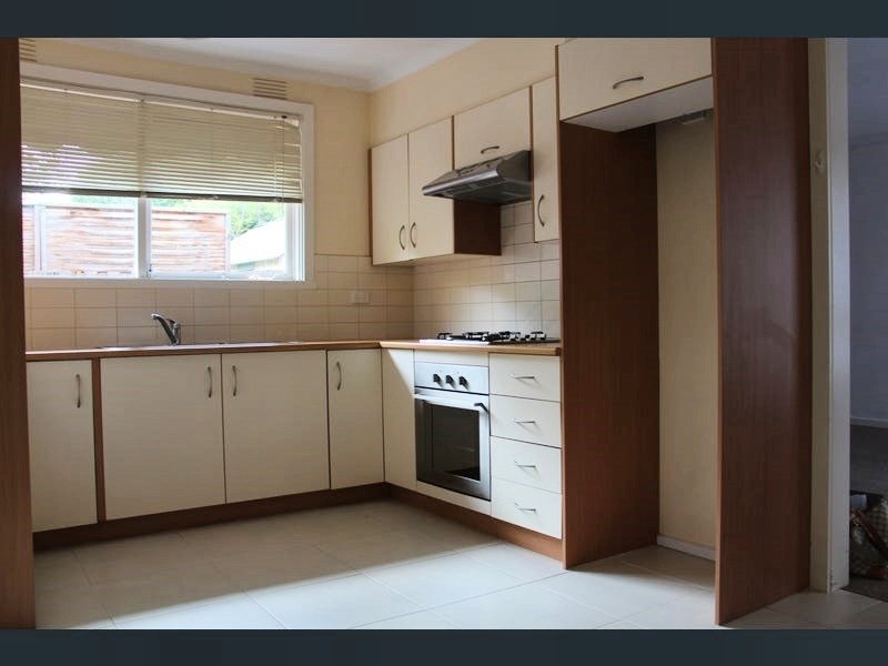 4/2 Arcadia Street, Box Hill South image 3