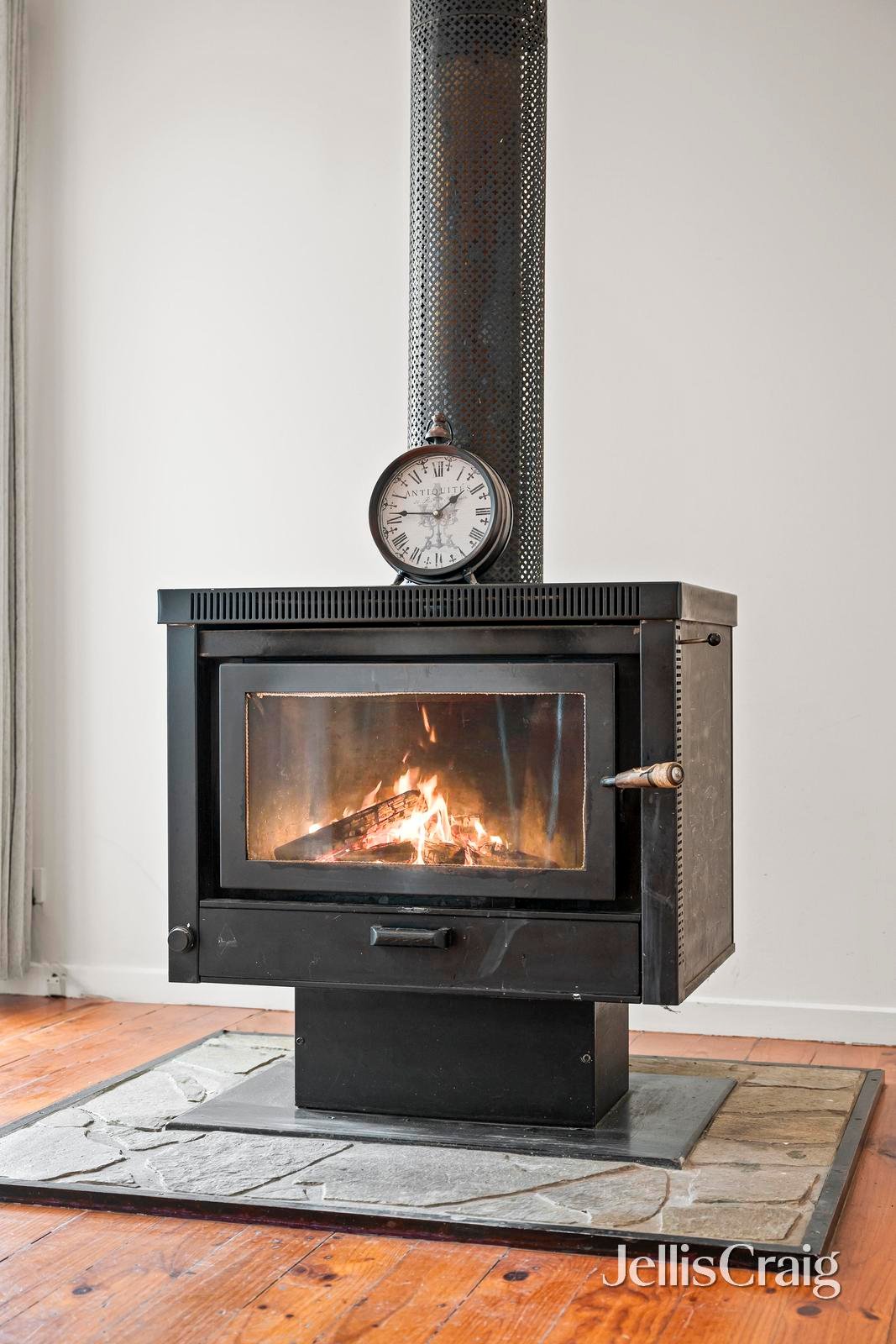 42 Autumn Grove, Mooroolbark image 3