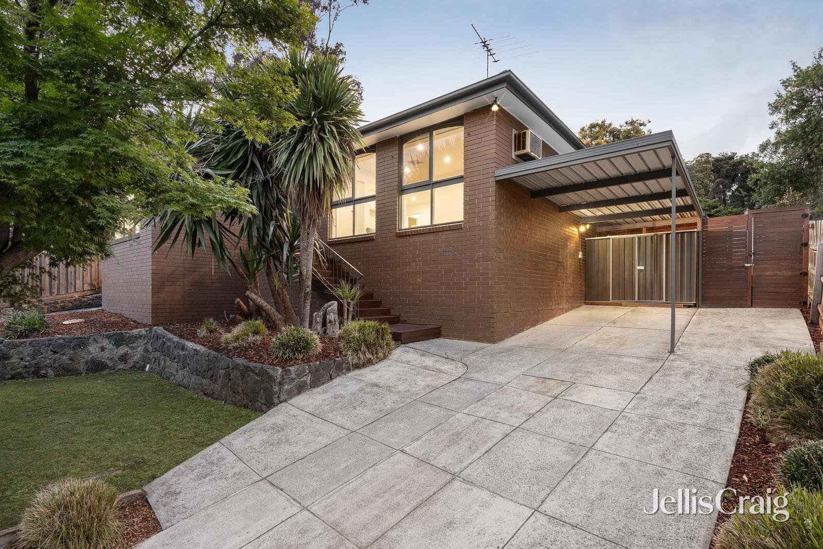 42 Avandina Crescent, Greensborough image 1