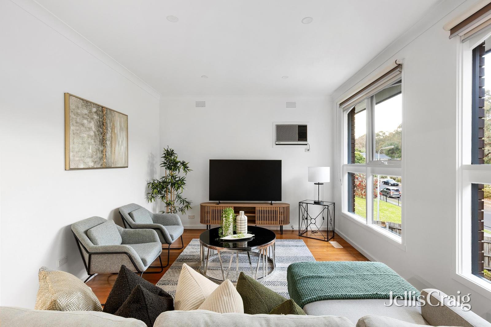 42 Avandina Crescent, Greensborough image 3