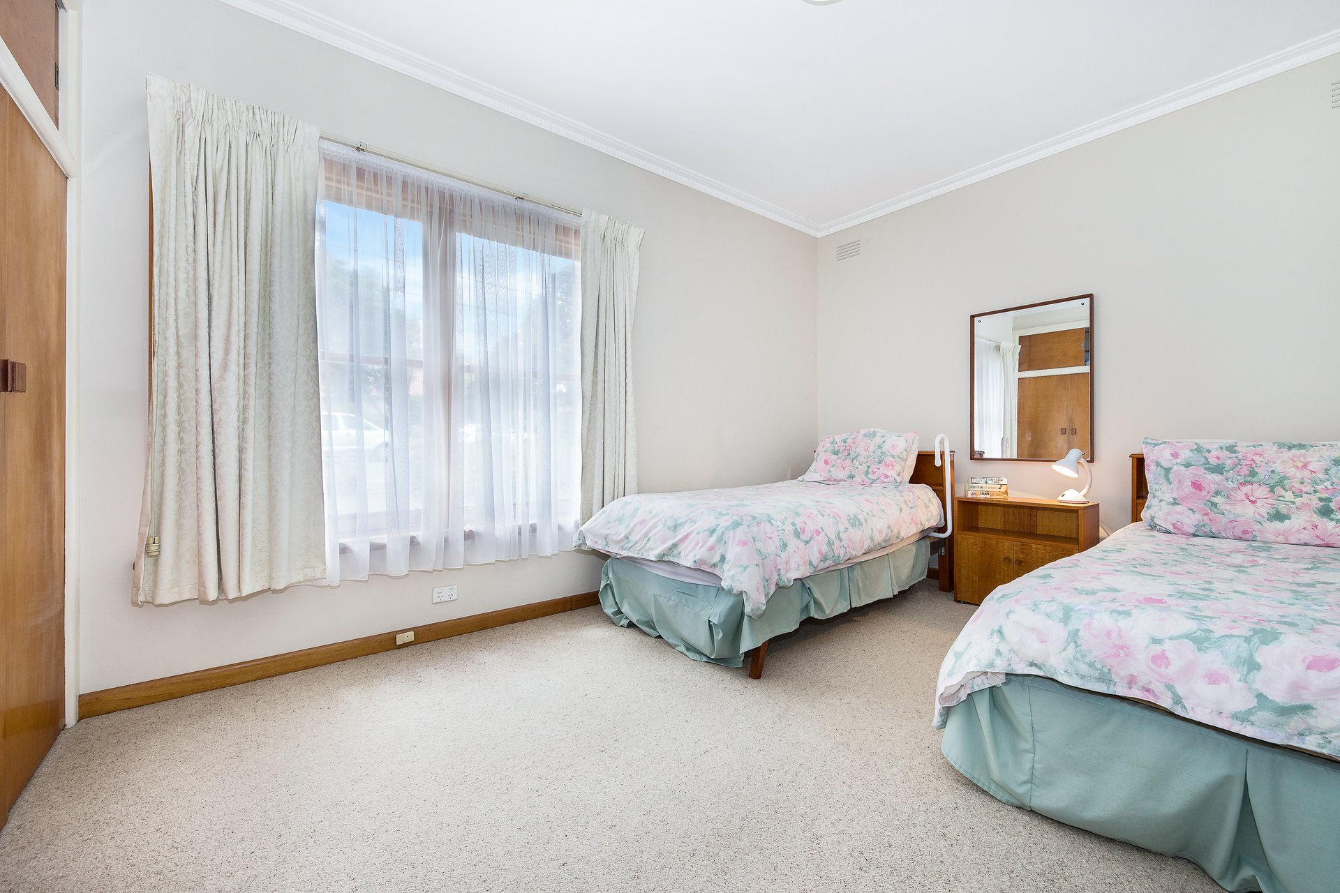 42 Bizley Street, Mount Waverley image 8